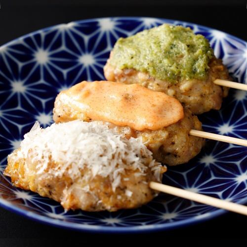 三种口味的什锦肉丸