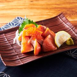 Salmon tempura topped with salmon roe