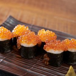 salmon roe sushi