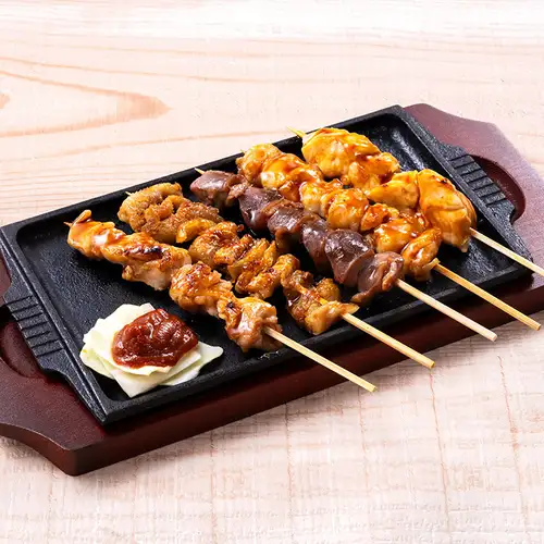鉄板焼き鳥5種盛 特製辛味噌添え