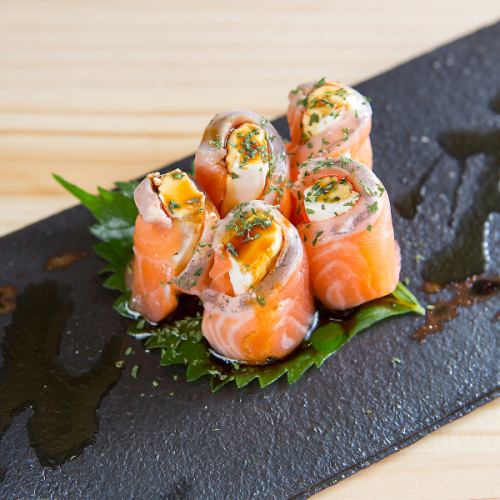 Cream cheese fresh salmon roll