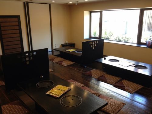 大人数様用の宴会場です。最大32名までご着席いただけます。