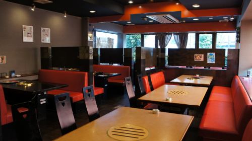 フロアテーブル席の別写真です。