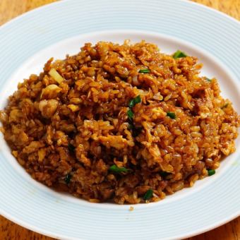 豚肉黒チャーハン