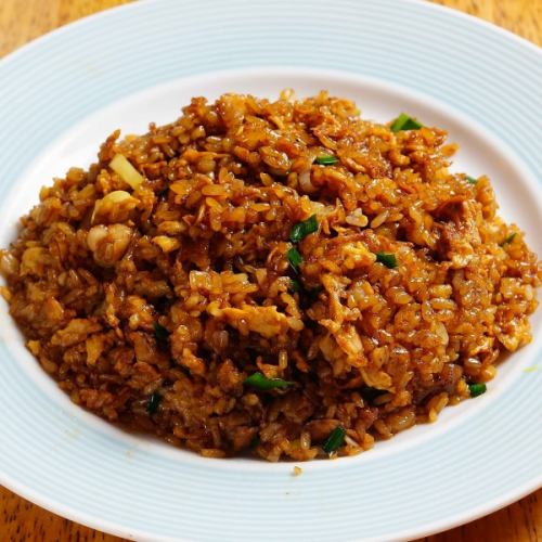 豚肉黒チャーハン