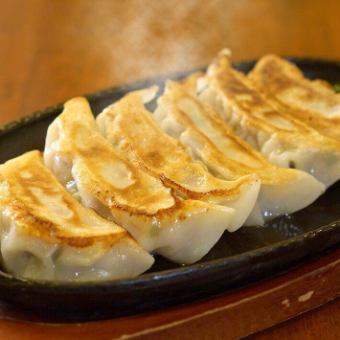 鉄板焼き餃子