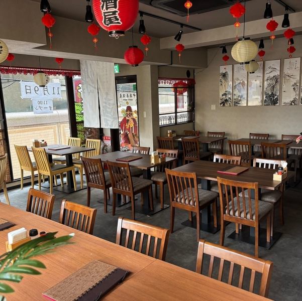 当店では、ハイボール、サワー、カクテル、ワイン、梅酒、生ビールといった多彩なドリンクが飲み放題で楽しめます。自分の気分や好みに合わせて、様々なお酒を楽しむことができます。特に早い時間ではかなりお得に飲み放題をご提供！美味しいお酒と共に、楽しい時間をお過ごしください。