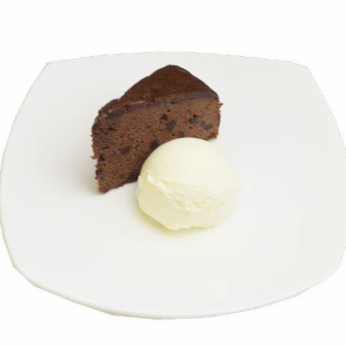 Chocolate cake with ice cream