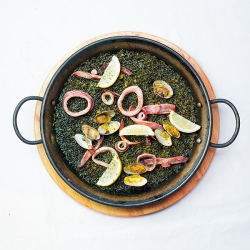 《Squid ink》 Squid ink and clams squid ink paella (for 2 people)