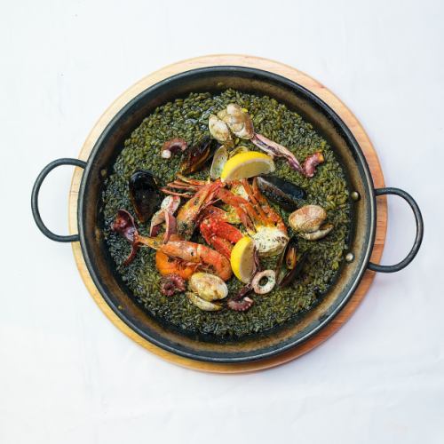 《Squid ink》 Seafood squid ink paella (for 2 people)