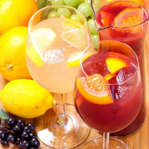Sangria and original mocktails are perfect for girls-only gatherings ♪