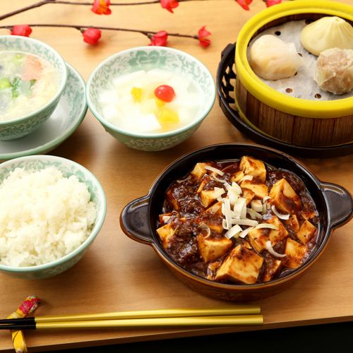 Popular dishes are available at a discounted price for lunch.