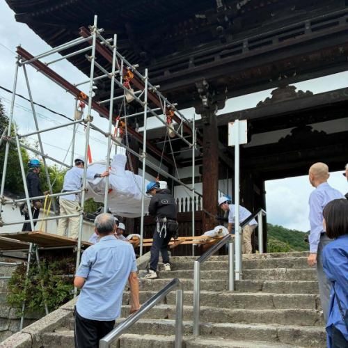 The Ungyo statue, which had been out for restoration work, will be returning today.They'll be wearing matching outfits for the first time in about four years.Welcome back! (*´∀`*)