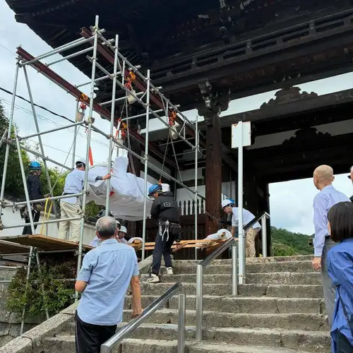 先前一直被移出進行修復的雲橋雕像將於今天重新展出。這將是他們近四年來第一次穿情侶裝。歡迎回來！ (*´∀`*)