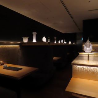 店内展示的玻璃工艺品全部出自富山县安田泰三之手。部分展示的商品也可以购买。*详情请向店员询问。