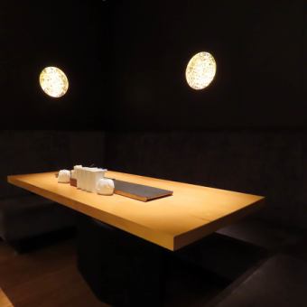 [From 2 people] The table seats where you can relax can be used not only for 2 people, but also for banquets♪ The stylish and calm space is perfect for a variety of occasions, such as adult dates, various banquets, and after-work drinks. It fits well!