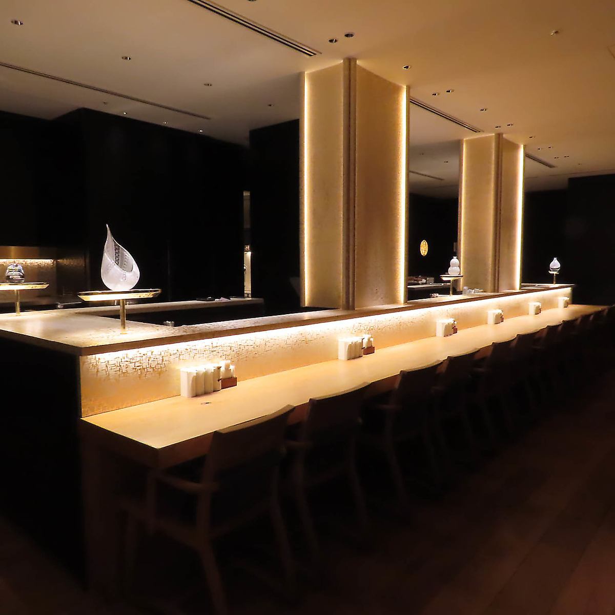 Enjoy high-quality kushikatsu skewers at our immersive counter seats for dates and anniversaries.
