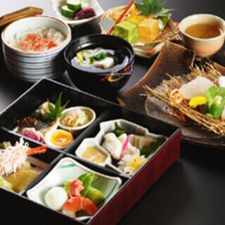 お食事がメインの方におススメ！松花堂懐石コース