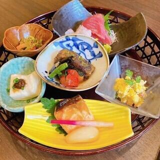 ランチ会食　花篭懐石風コース　-和楽-(わらく)