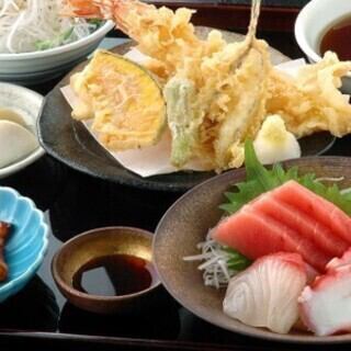刺身と天婦羅がセットになったおススメ御膳 デザート付きでお得！！「ぎん御膳」