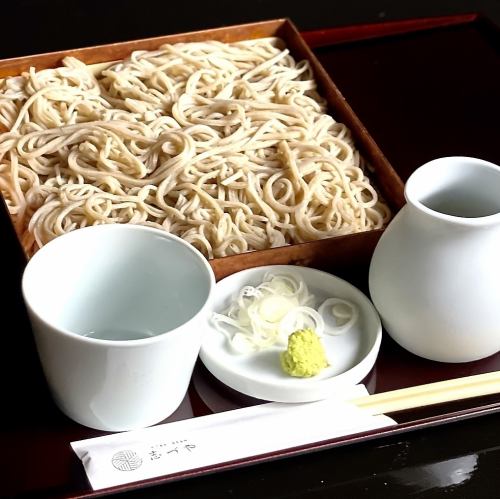 そばの実から製粉　手打ち蕎麦で有名