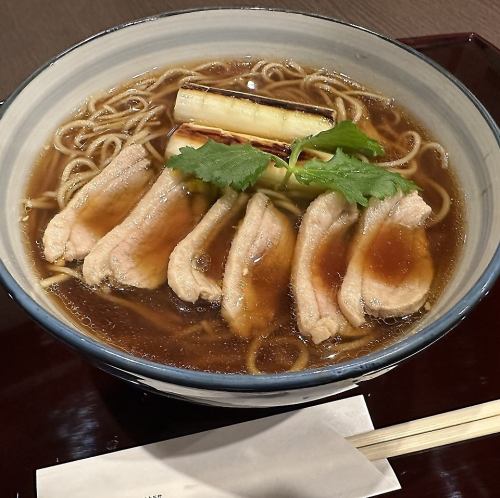 人気の鴨せいろ・鴨南蛮蕎麦　鴨専門店ならではの旨さ