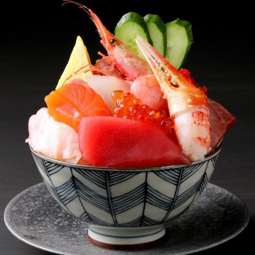 海の恵み11種海鮮丼<海鮮10種・たまご>