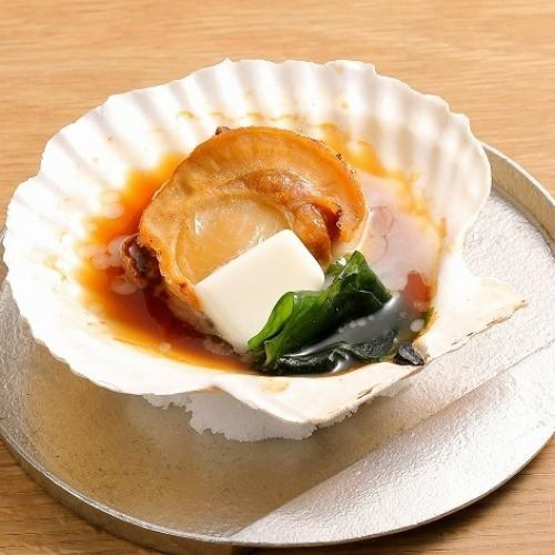 Grilled Sarufutsu wild scallops