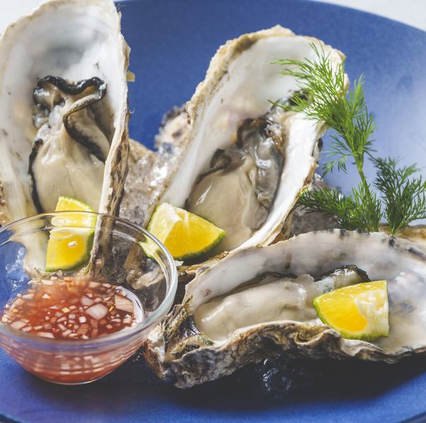 【Fresh Oysters with Mignonette and Lemon　フレッシュオイスター1個】