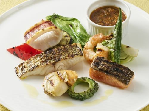 魚介のミックスグリル季節野菜、トマトソース