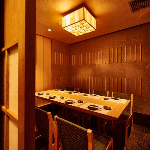 池袋居酒屋の人気店！食べ飲み放題＆喫煙可で、厳選国産地鶏の炭火焼や絶品料理を個室で贅沢に堪能。コスパ最高、池袋での宴会・女子会におすすめ。