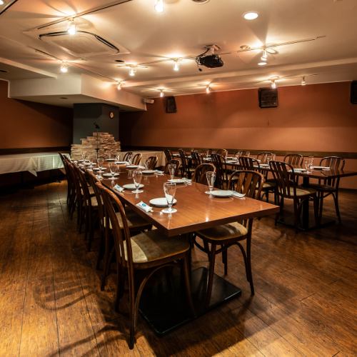 4th floor private room A private room that can accommodate up to 30 people♪ Equipped with sound equipment and a projector, please use it for year-end parties, welcome and farewell parties, and various banquets.Of course, you can use the equipment for free♪