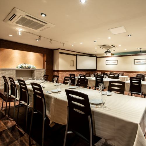 4th floor private room A private room that can accommodate up to 48 people♪ Equipped with sound equipment and a projector, you can use it for year-end parties, welcome and farewell parties, and various banquets.Of course, you can use the equipment for free♪