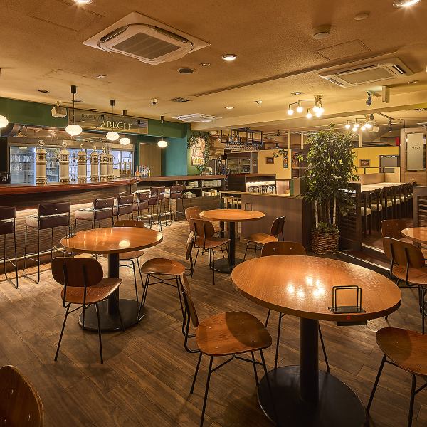 A casual atmosphere where you can feel at ease♪ We have table seats for 2-4 people and counter seats♪
