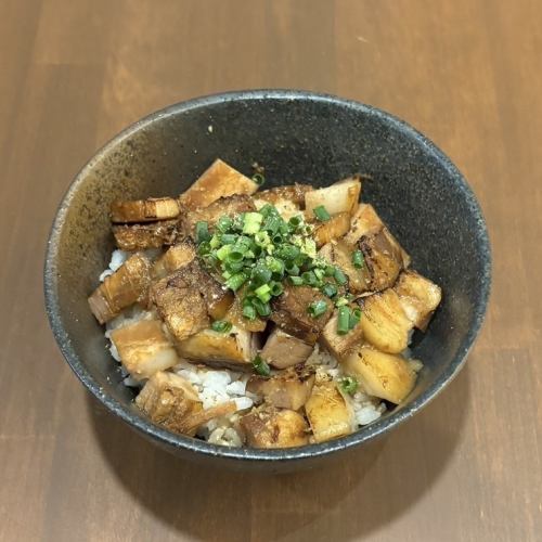 볶은 차슈 덮밥