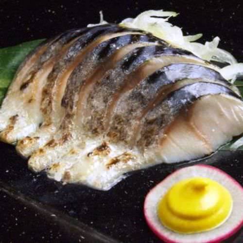 Grilled mackerel with spicy soy sauce