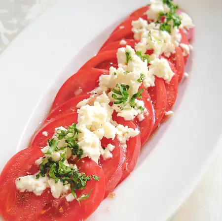 フェタチーズのトマトカプレーゼ/ Tomato & Feta Cheese Caprese