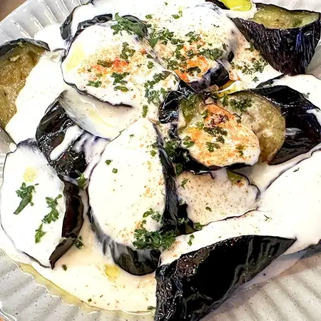 揚げ茄子のヨーグルトソースがけ/ Fried Eggplant with Yogurt Sauce