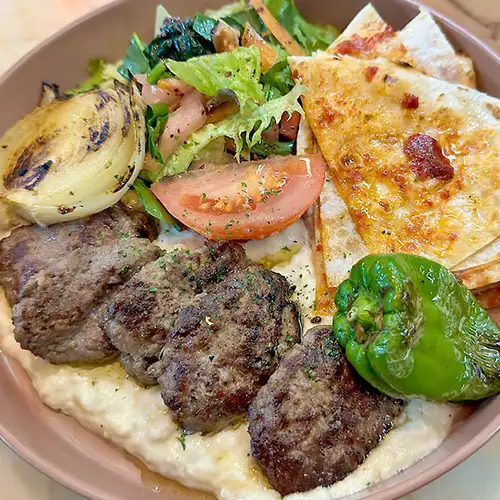 キョフテの茄子ヨーグルト敷き/ Kofte with Eggplant & Yogurt