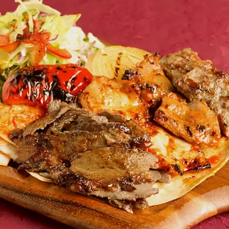 ケバブの盛り合わせ/ Mixed Kebab