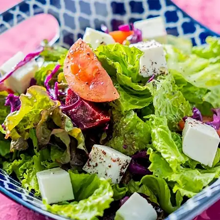 フェタチーズ入り季節のサラダ/ Seasonal Feta Cheese Salad