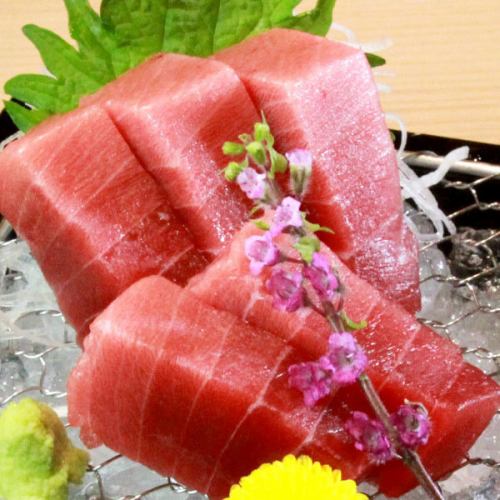 まぐろの中トロ刺身