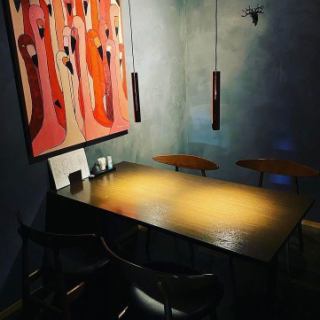 仲の良い友人や同僚との飲み会にぜひ！リラックスできる落ち着きのある個室でお愉しみください♪