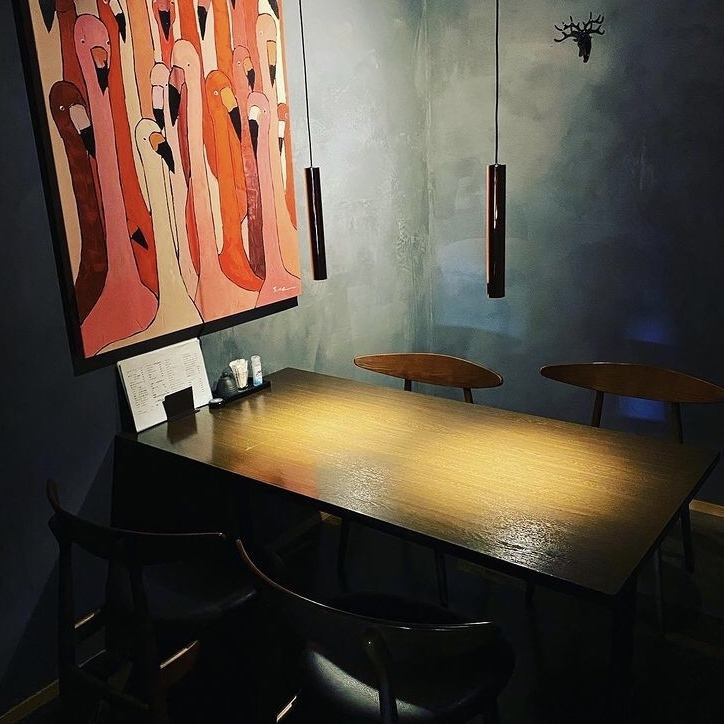 落ち着きのある店内でゆっくりとお食事をお楽しみ頂けます。