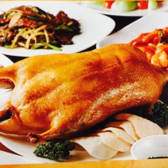 【绫香套餐】鱼翅、北京烤鸭、虾、鲍鱼等10道菜品+2小时无限畅饮5,200日元