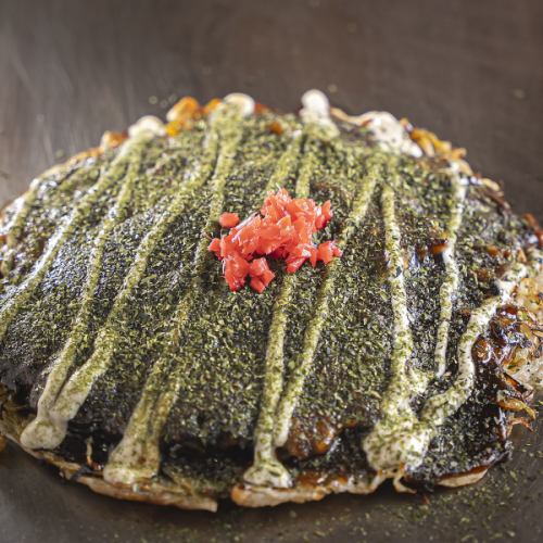 外カリ中トロ！神戸長田風お好み焼きが自慢