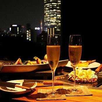 美しい夜景が忘れられないひとときを演出してくれます
