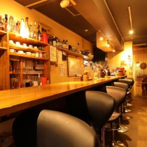 [Sometimes it's nice to relax alone] Your favorite drink and delicious snacks.Please spend your time leisurely in this shop where time passes slowly.