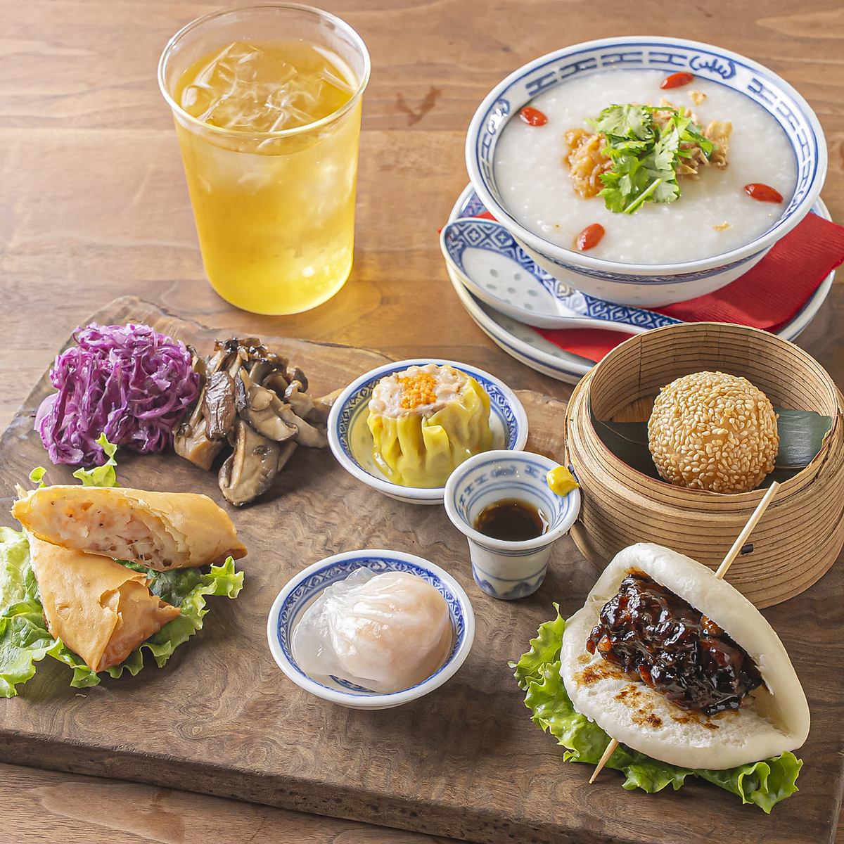 落ち着いた店内でゆっくり食事をお楽しみいただけます。