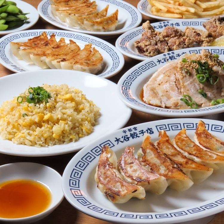 宇都宫站东口开设了“大谷饺子店”，供应自制饺子和中国面条。